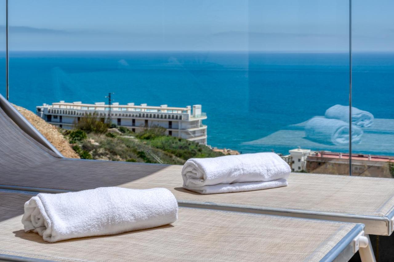 Appartement Luxurious With Pool And Gym El Higueron By Costarentals - Ref 149